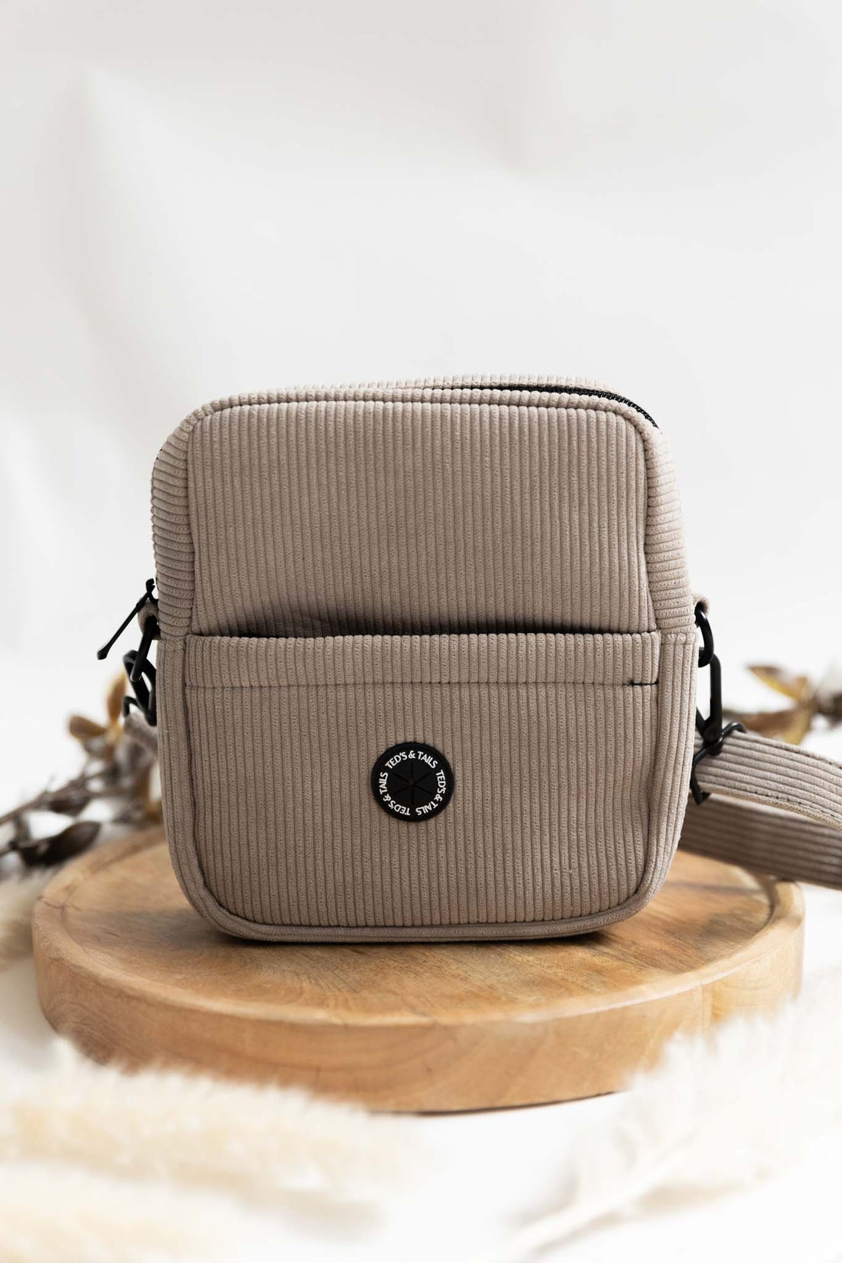 Dog mom bag - timeless taupe, extra productfoto 3 - Happy Dogs Style