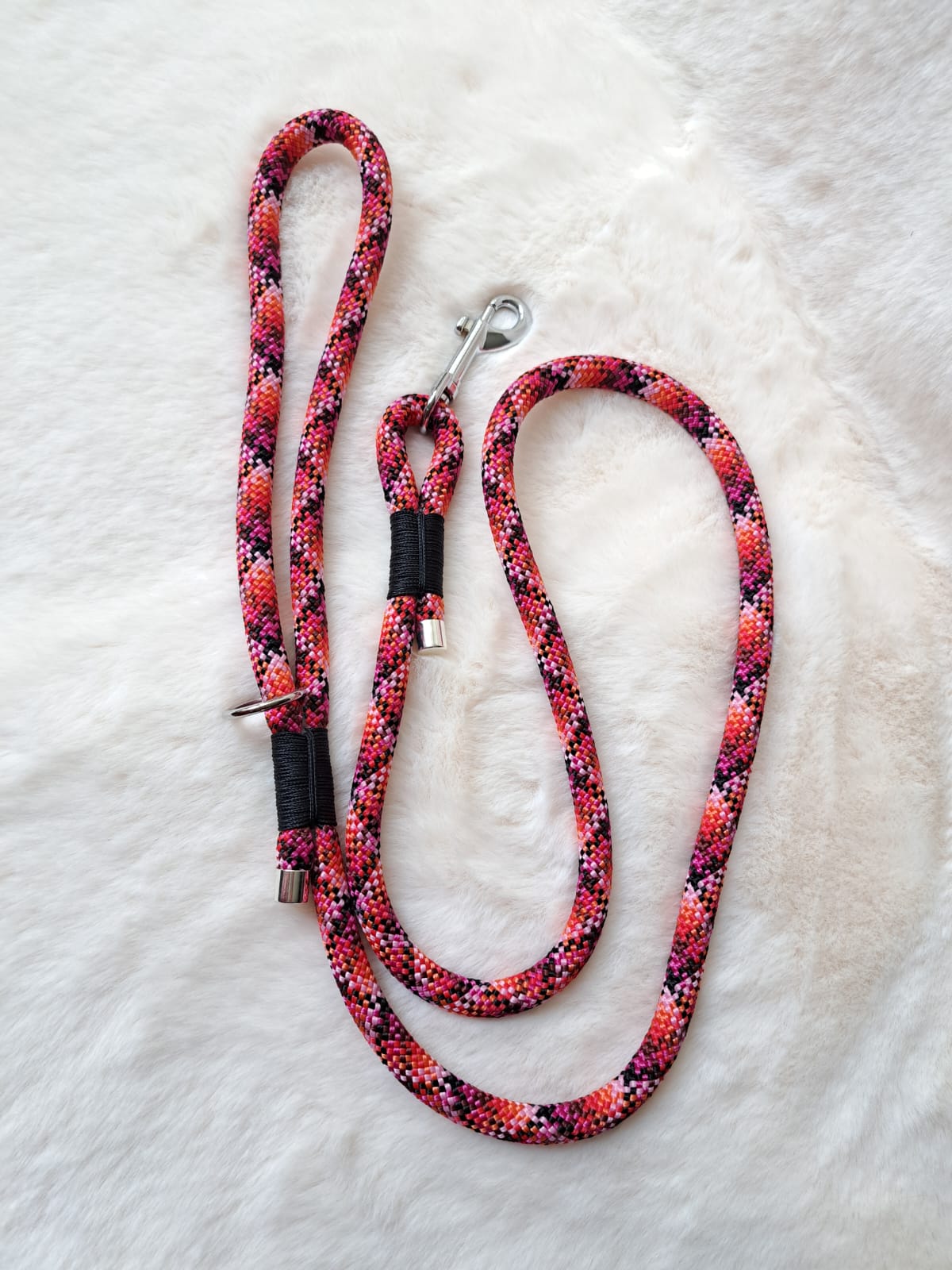 Paracord hondenlijn rood, extra productfoto 3 - Happy Dogs Style
